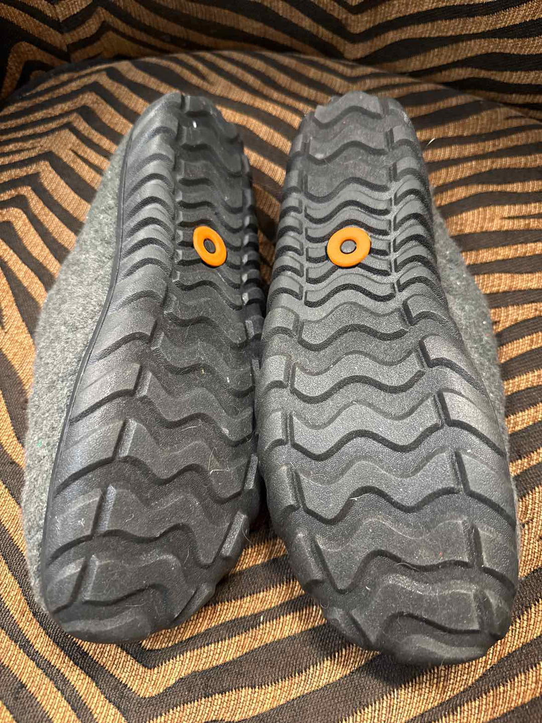 11 - Bogs Clogs