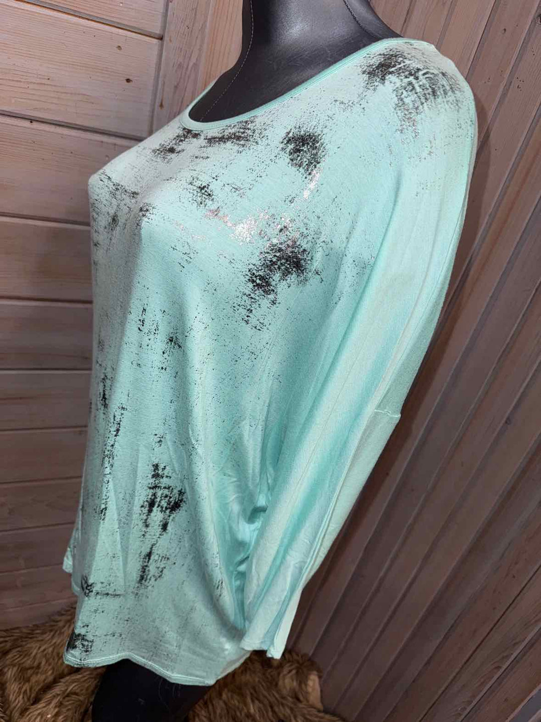 XL - ellumiNation Bat Sleeve Top