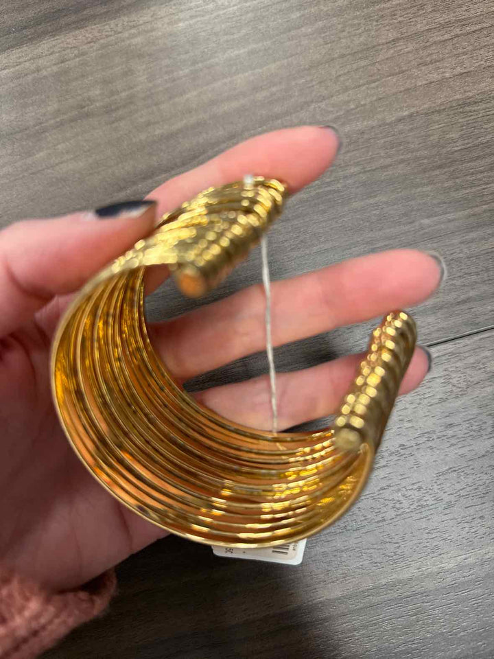 Jewelry - wide gold cuff
