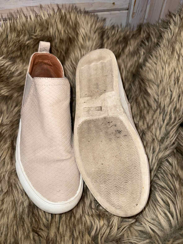 8 - Slip-on