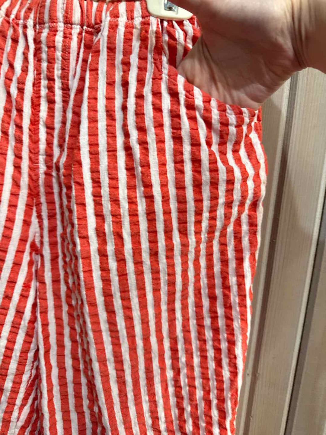 L - Unbranded Capri