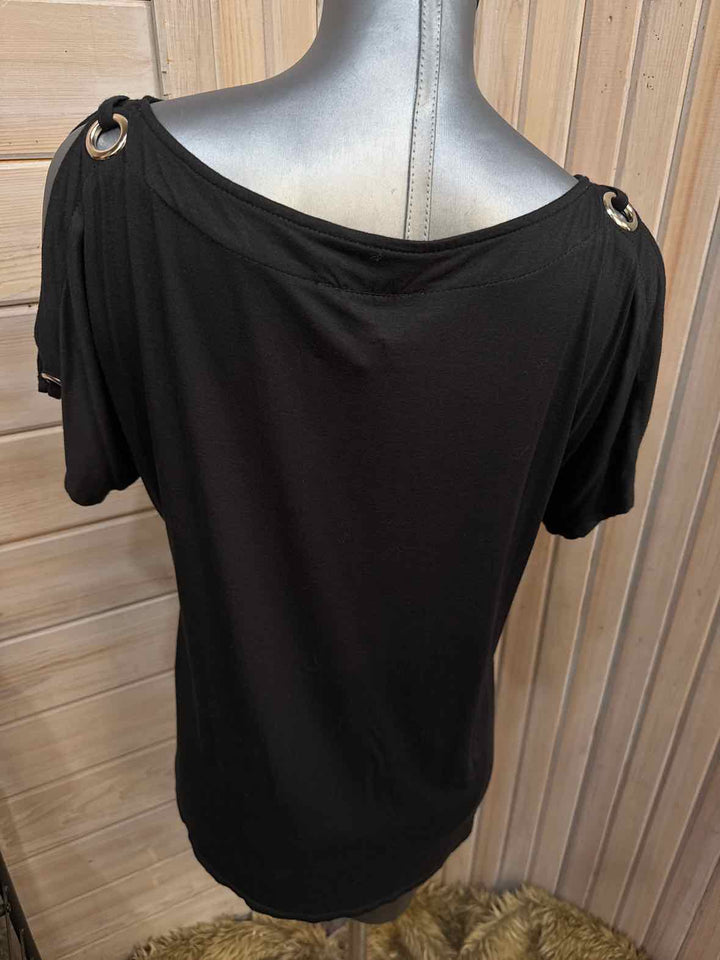 M - Cable & Gauge Cold Shoulder