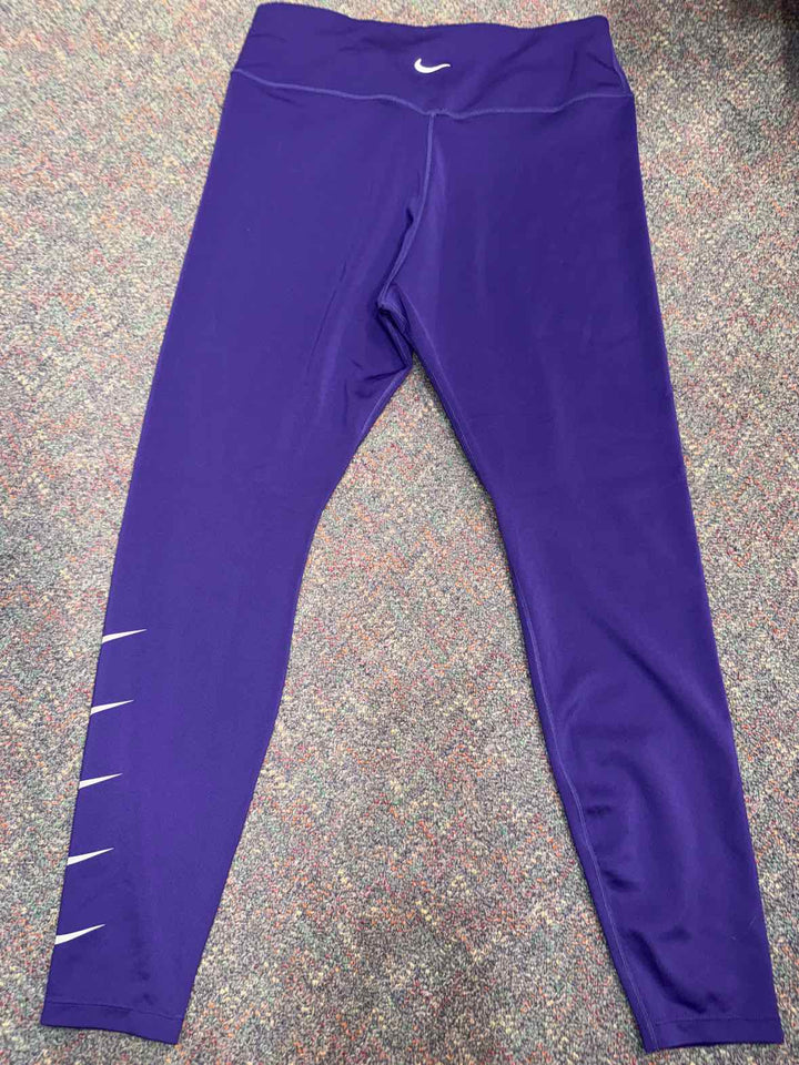 XL - Nike Leggings