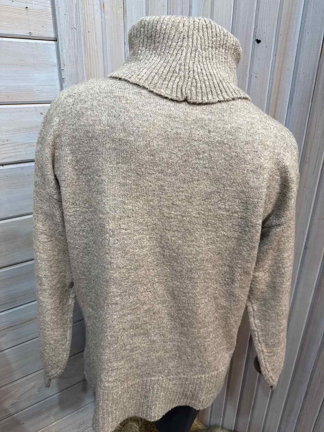 M - Staccato Sweater