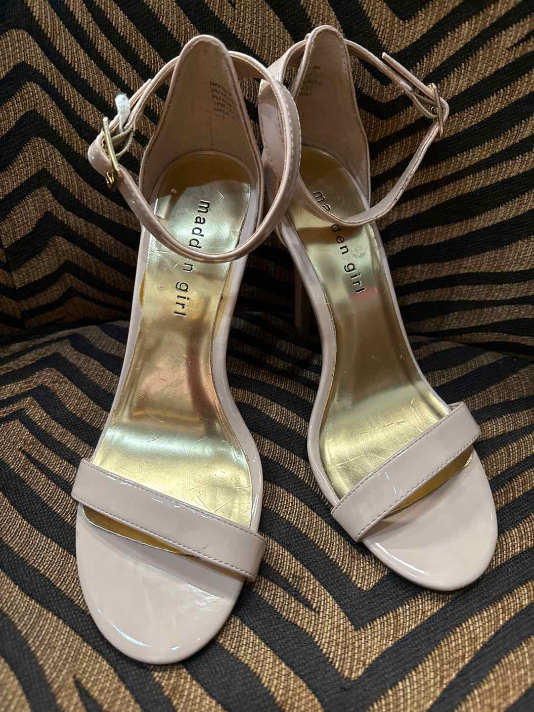 Size 8 Madden Girl Heals