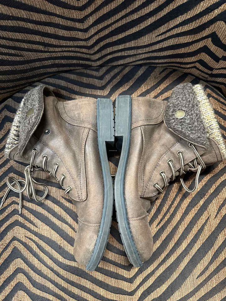 9M - Cliffs by White Mountain Boots