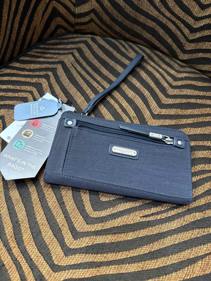 Wallet - Baggallini Clutch
