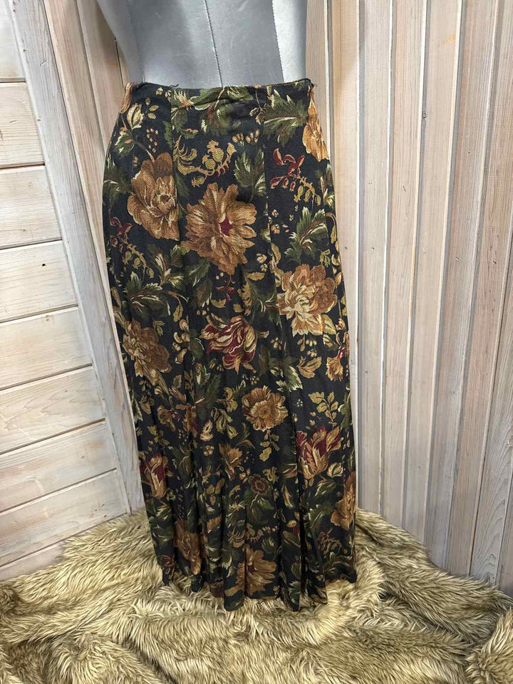 M - First Option Skirt