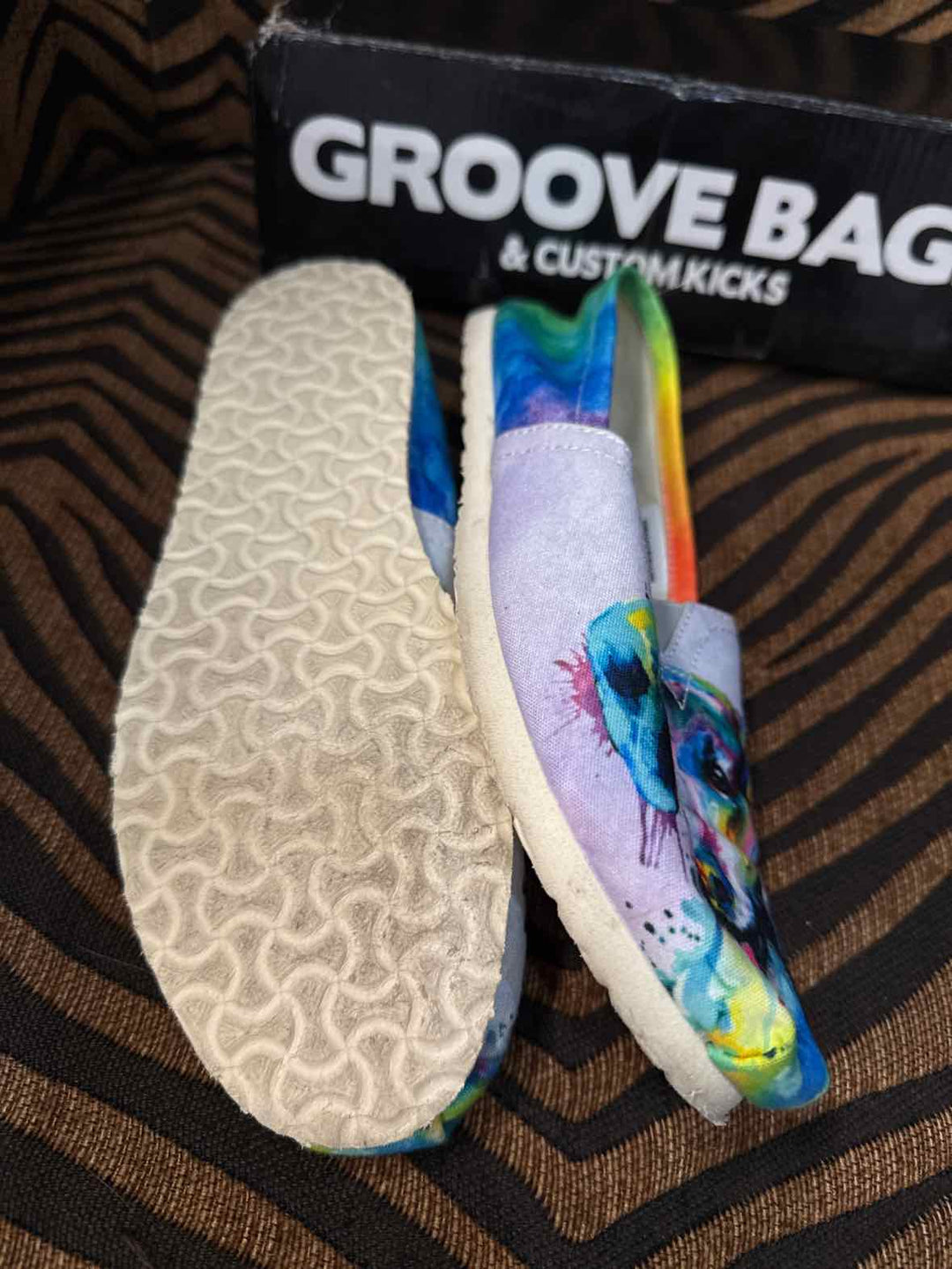 8.5 - Groove Bags Flats