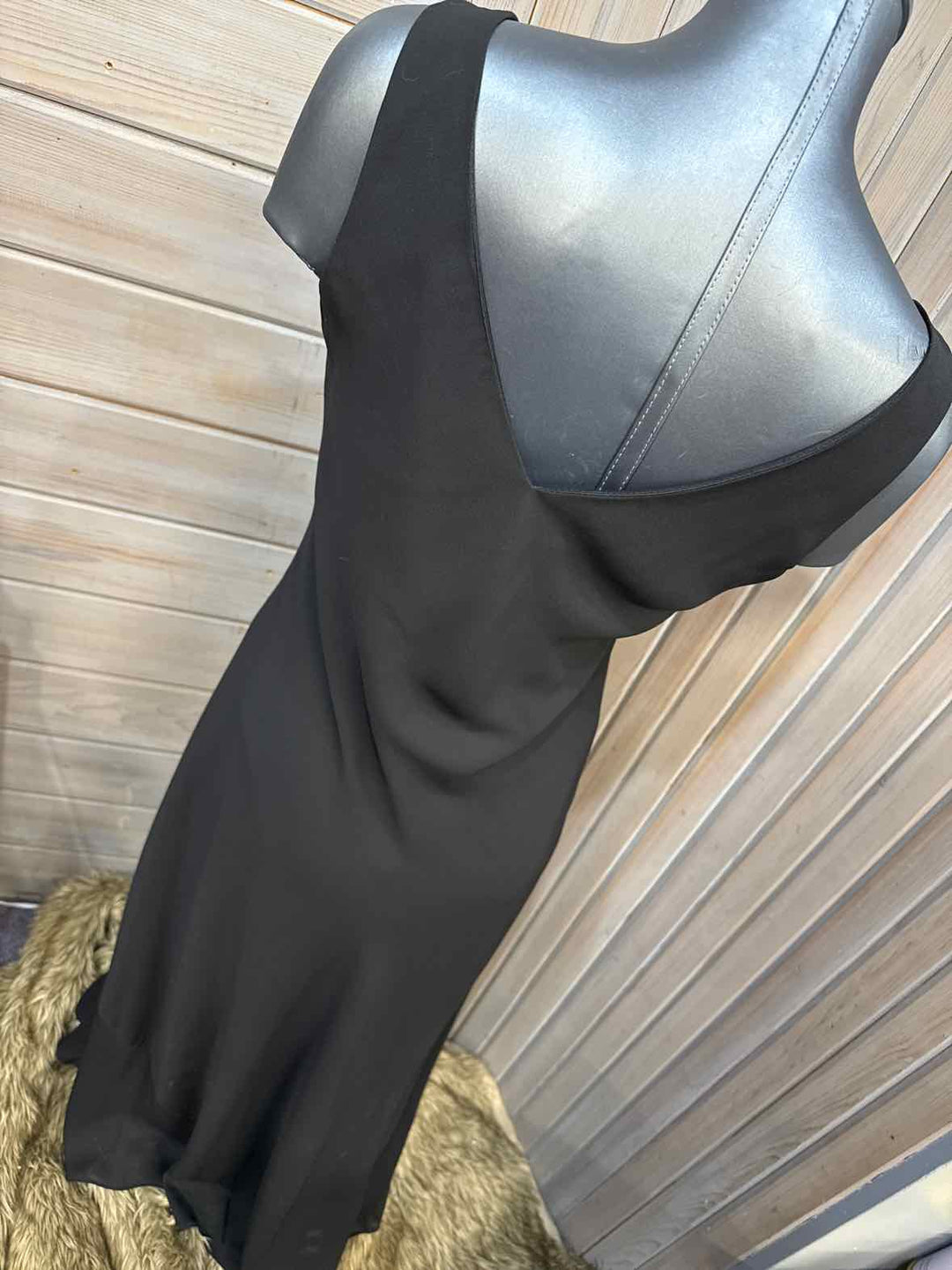 9/10 - Alyn Paige Dress