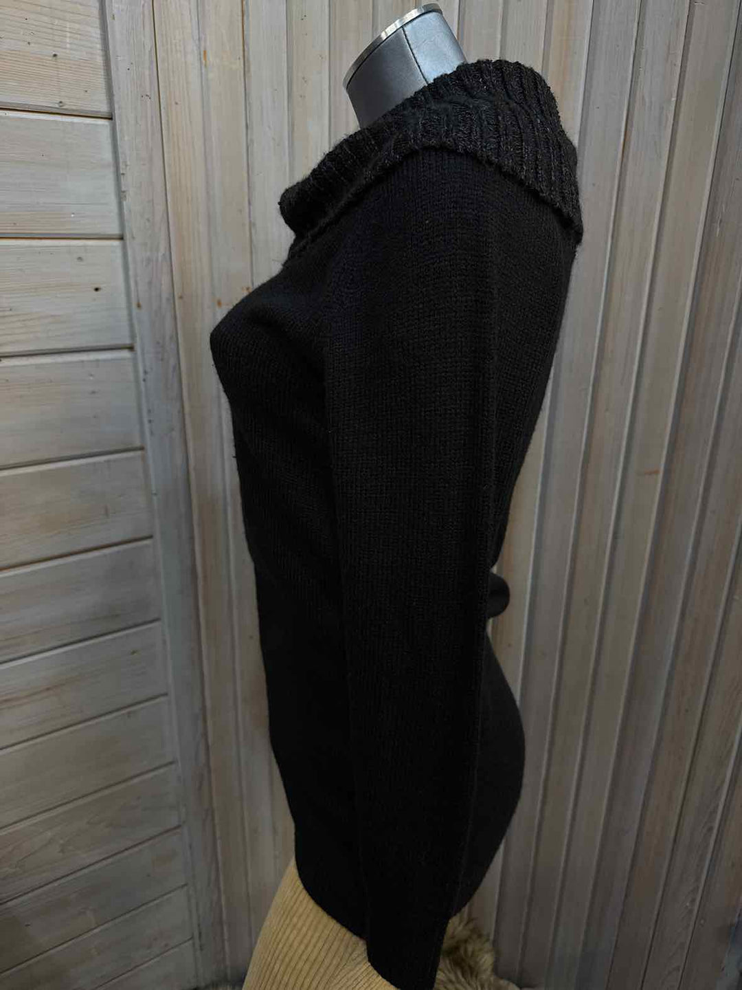 M - Studio Y Sweater