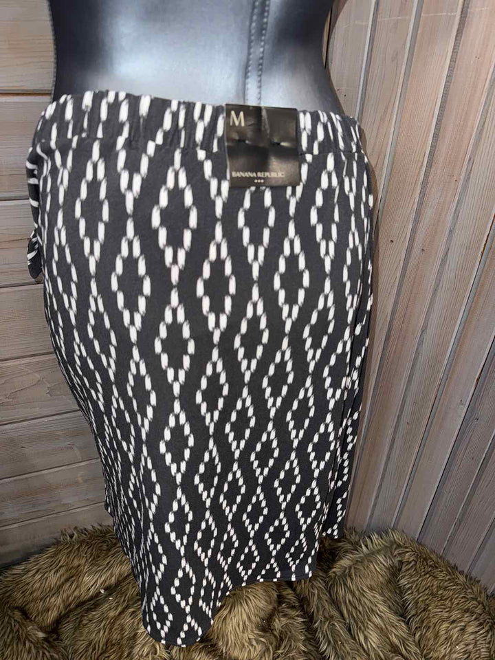 M - Banana Republic Skirt