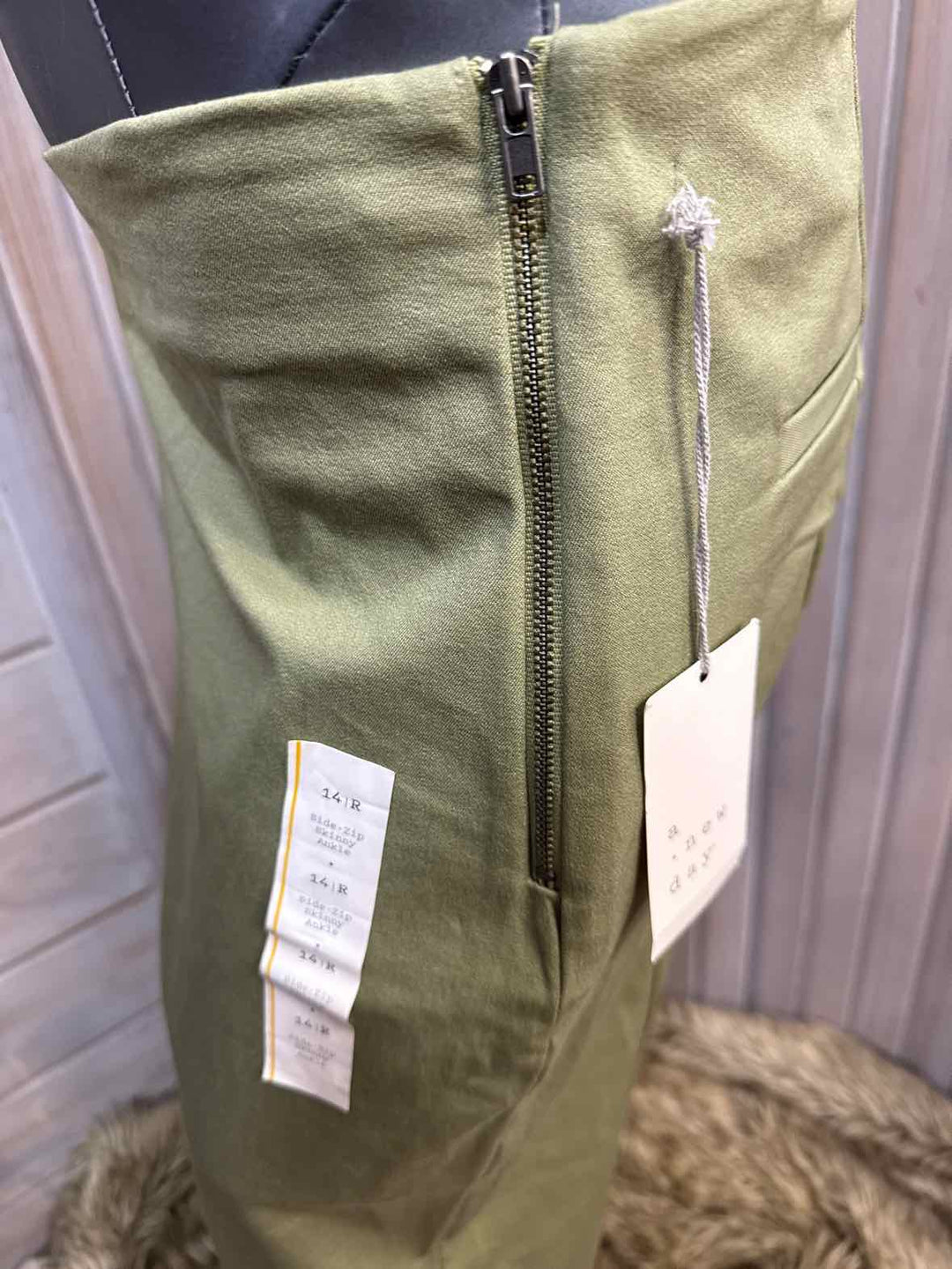 14 - a new day Pants