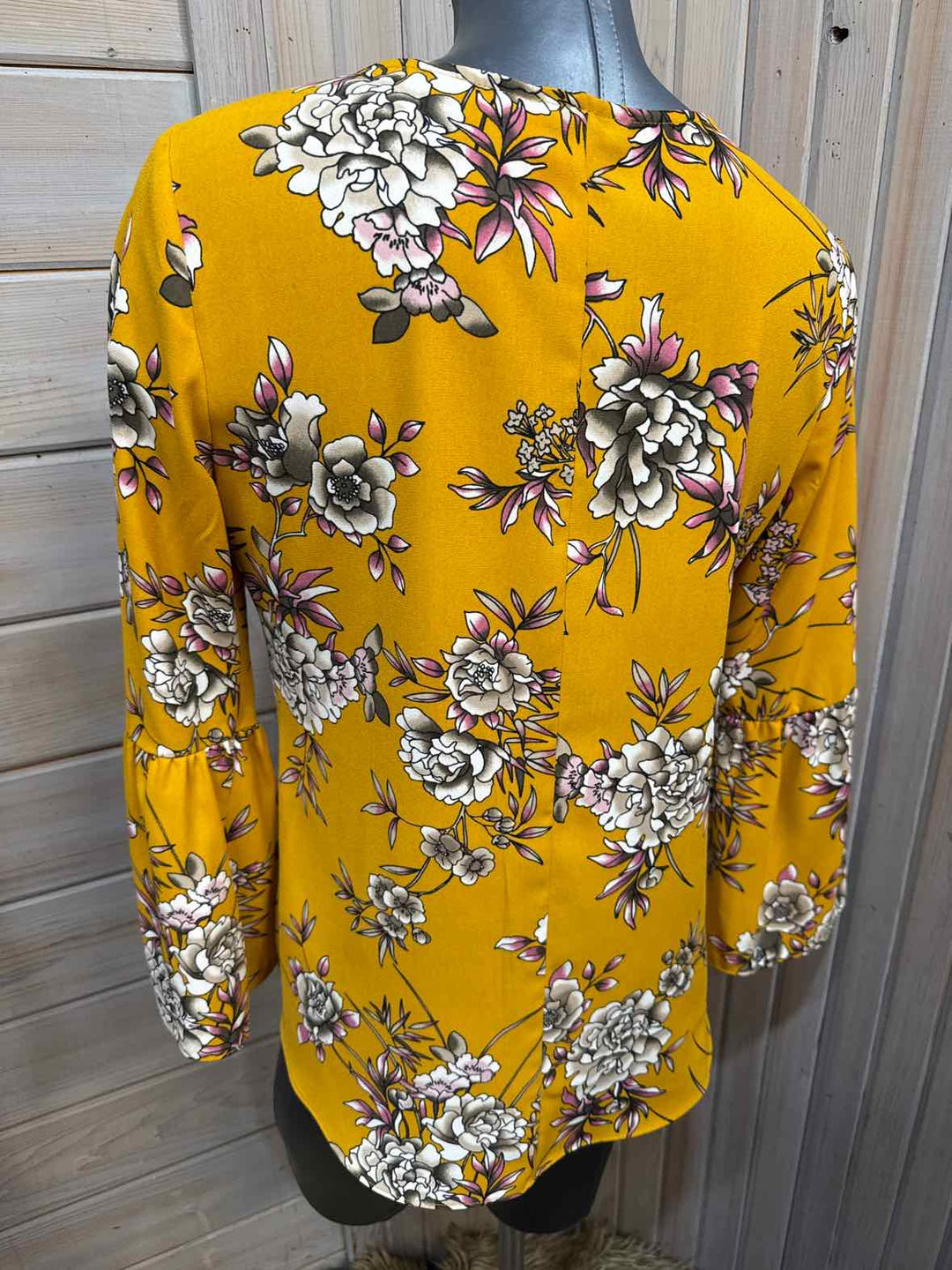 S - Apt. 9 Bell Sleeve