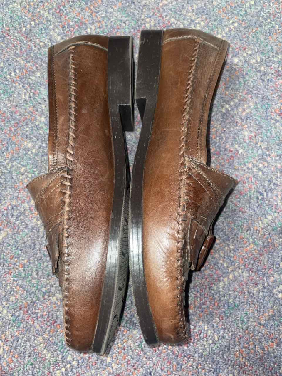 11 - Bass Loafers
