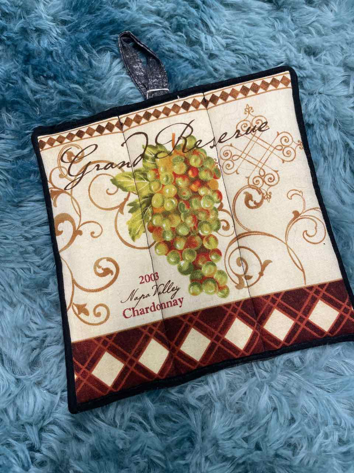 wine print pot holder