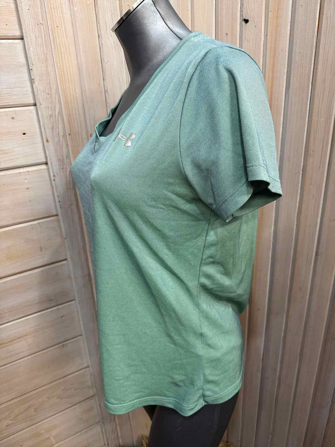 M - Under Armour T-Shirt
