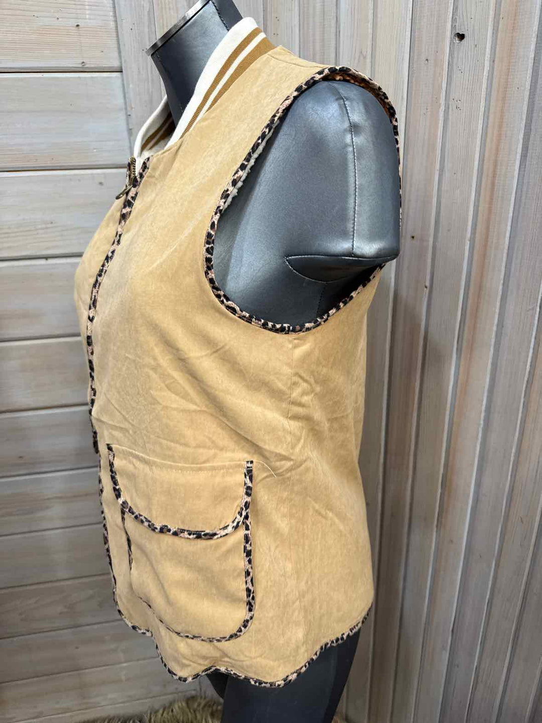 M - Mystree Vest