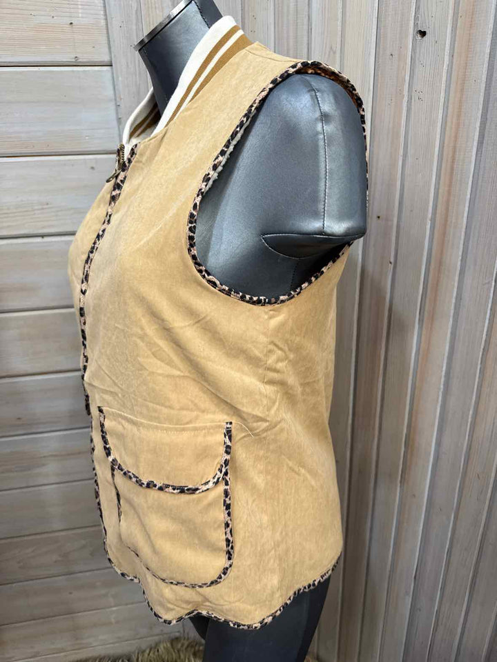 M - Mystree Vest