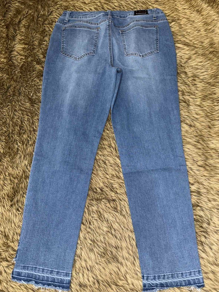 12 - Earl Jean Capri