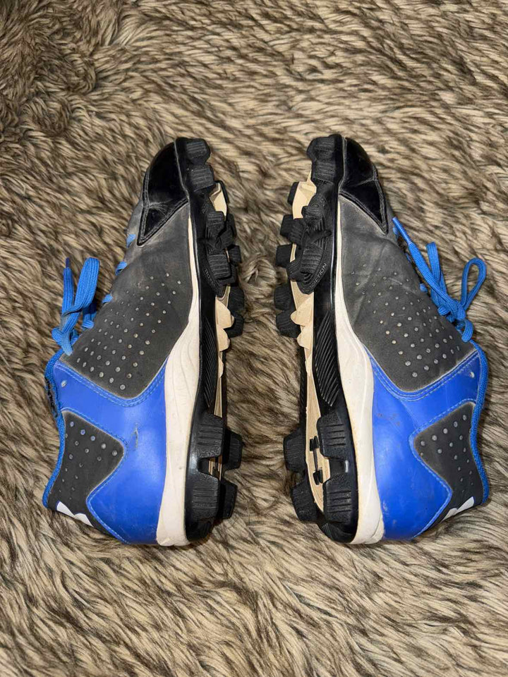 5.5 - Under Armour Shoes