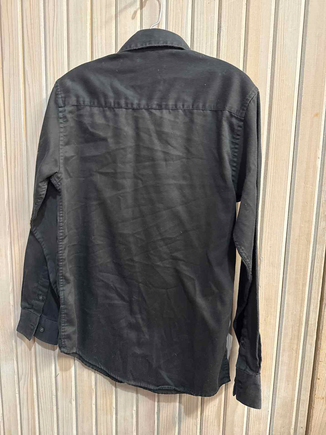 14 - Calvin Klein Shirt