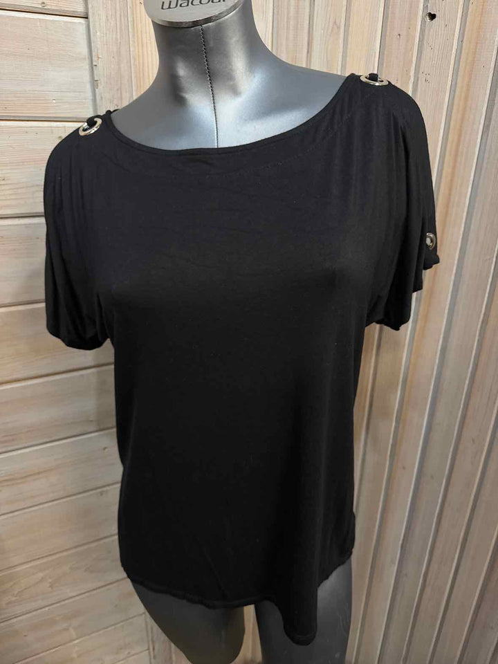 M - Cable & Gauge Cold Shoulder