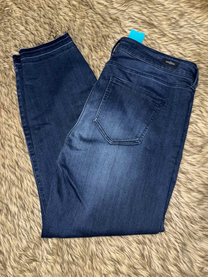 14 - Liverpool Jeans