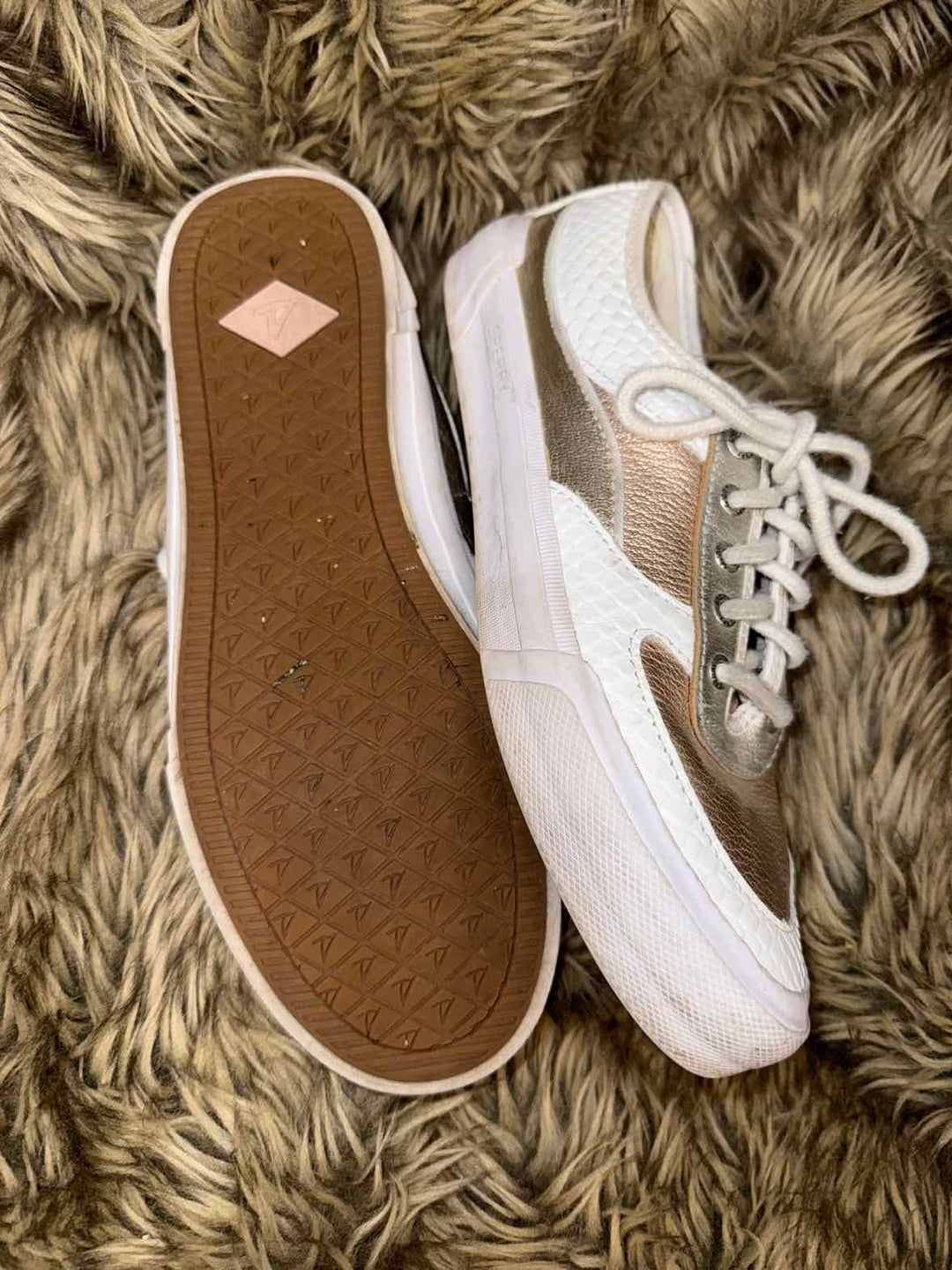 9.5 - Sperry Sneakers