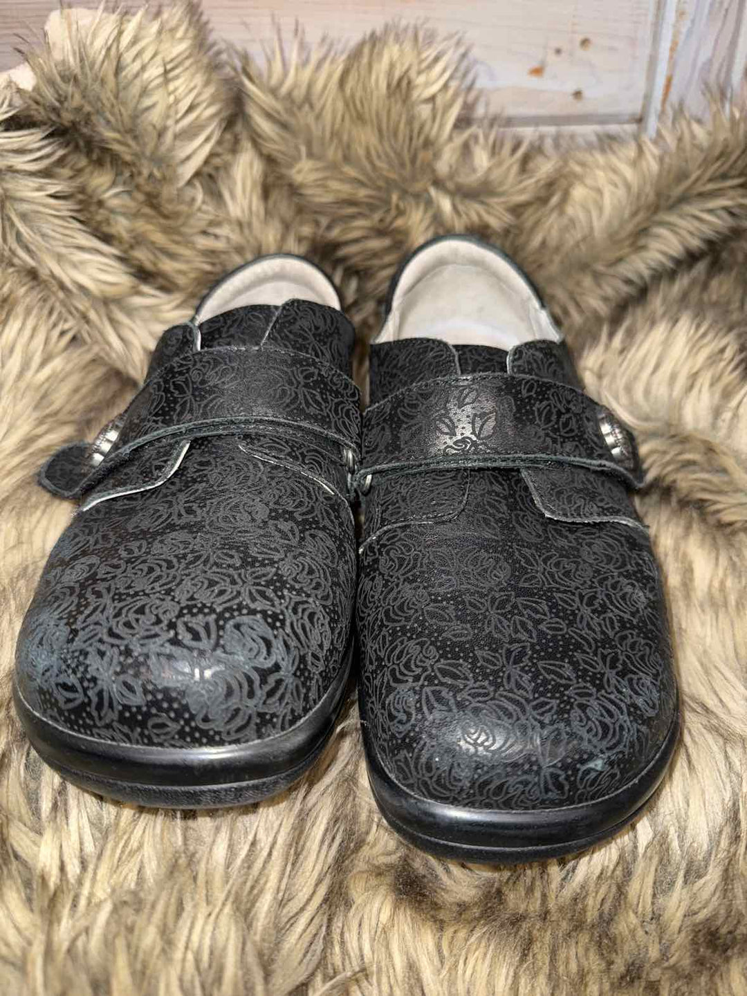 9 - Alegria Slip-on