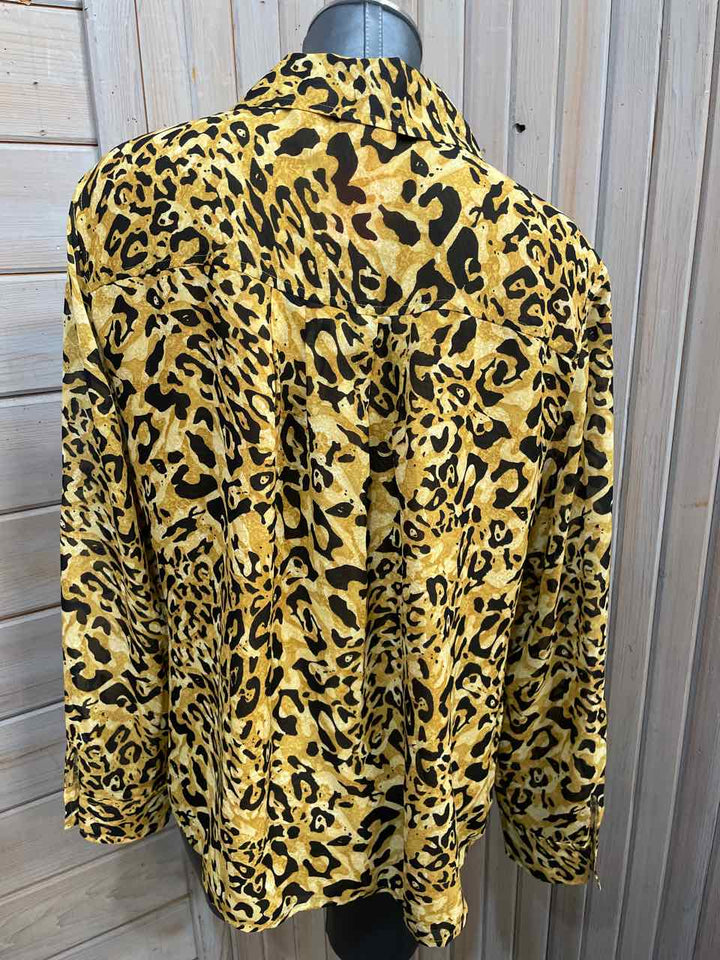 16W - Evan Picone Button Down