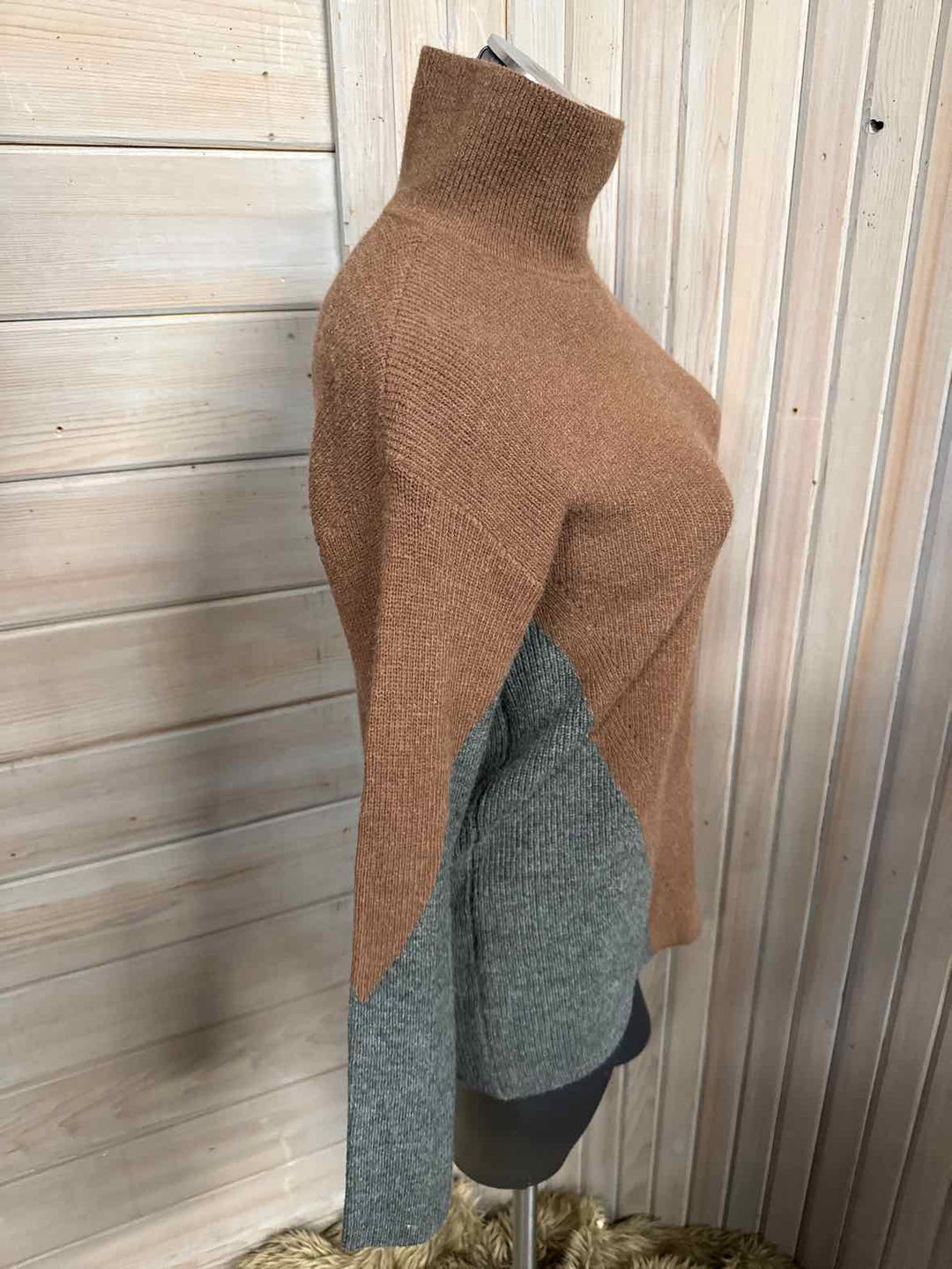 S - Sweater