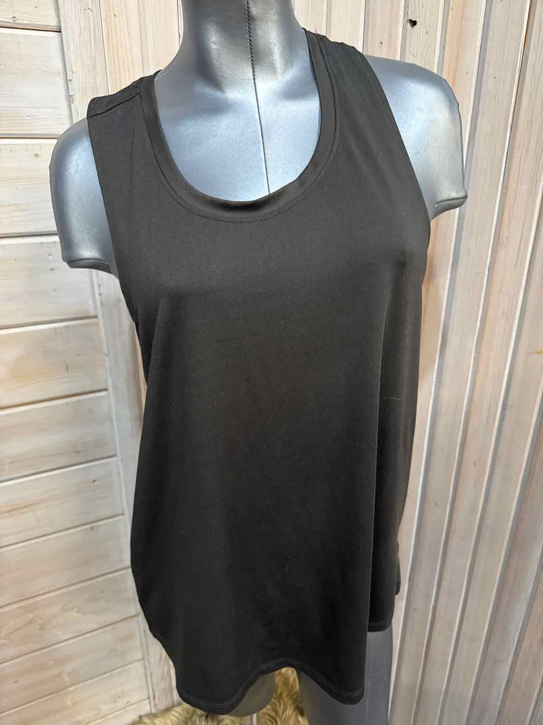 L - Athletic Works Tank
