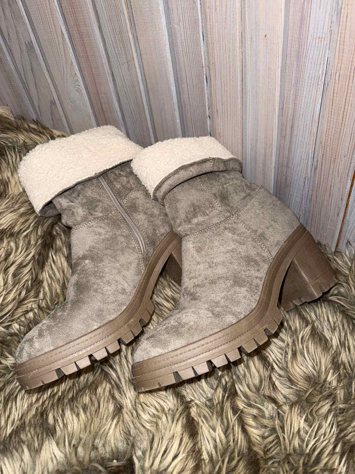 9 - Very G Boots