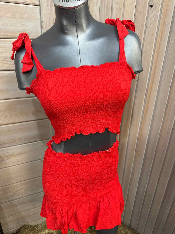 S - Unbranded Outfit