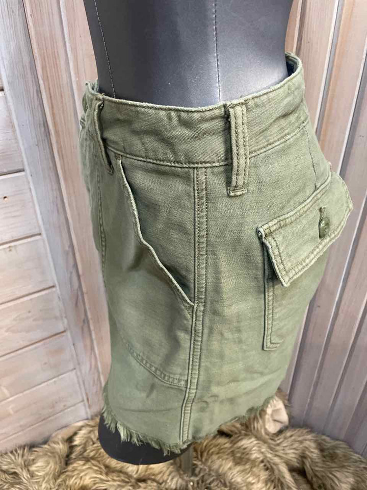 4 - American Eagle Skirt