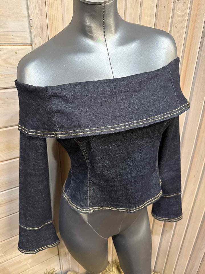 M - LeLis Cold Shoulder