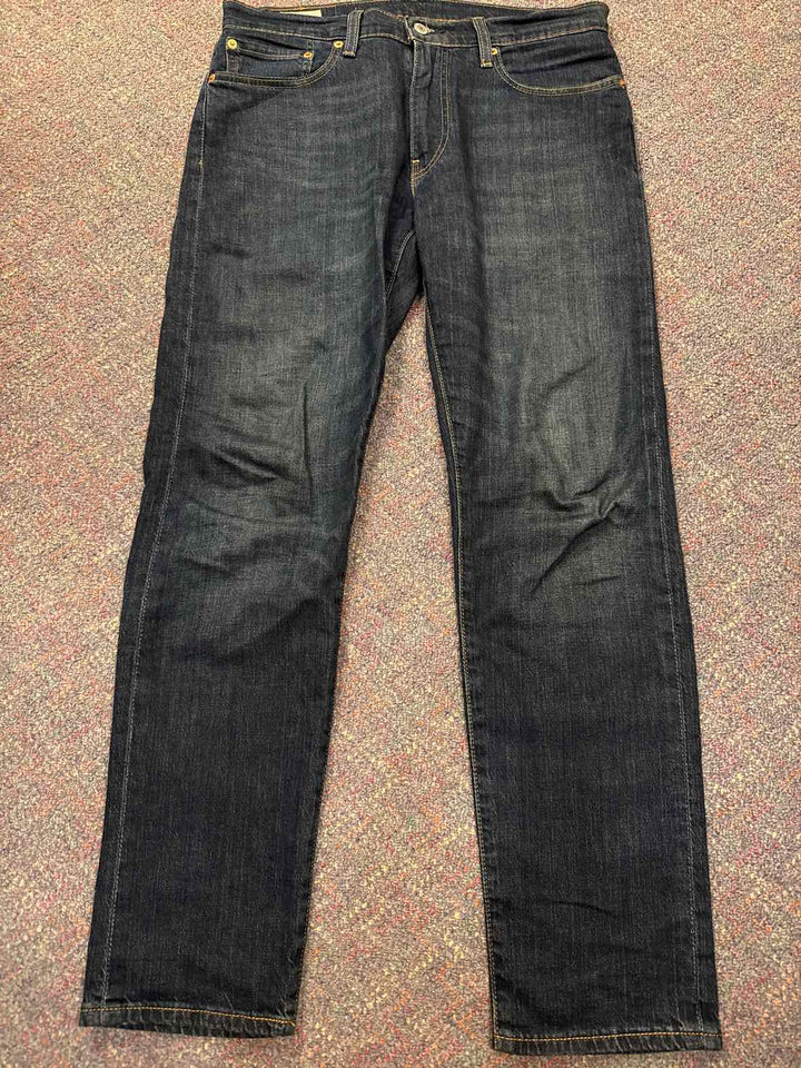 31/32 - Levi Strauss & Co. Jeans