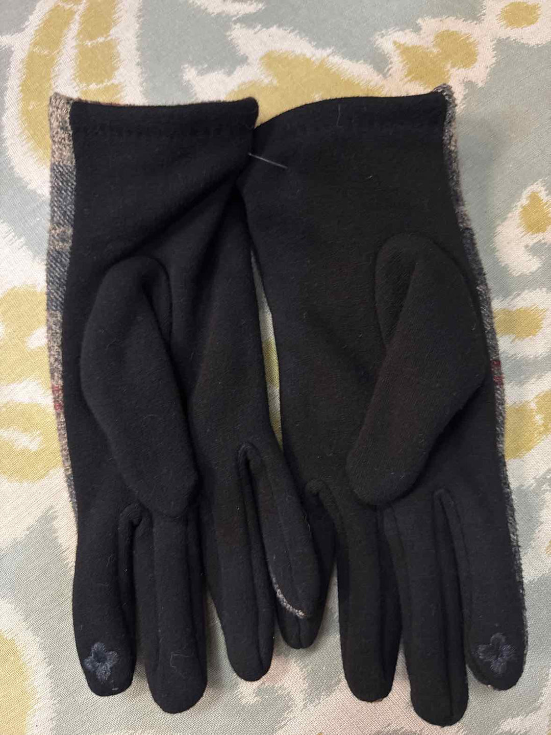 Accessories - Unbranded Gloves