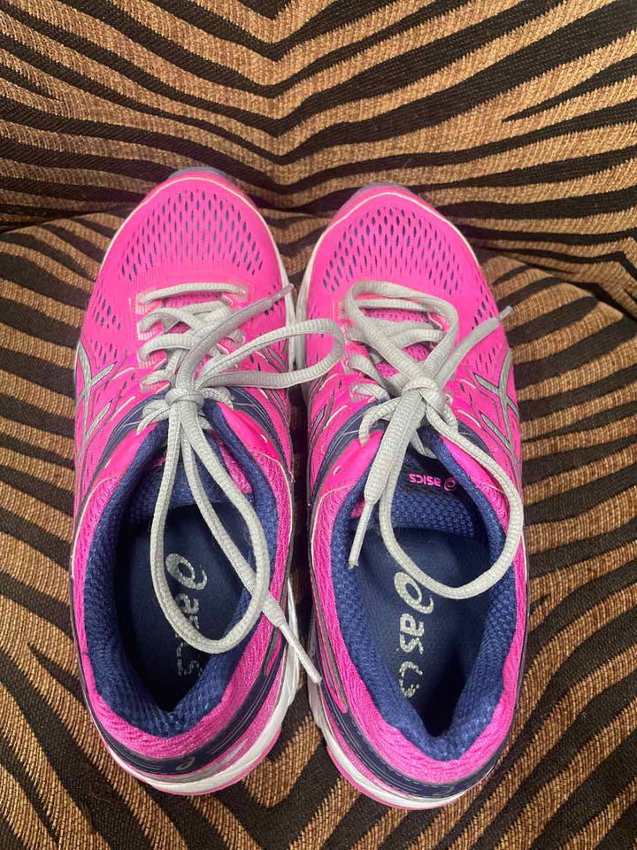 8 - Asics Sneakers