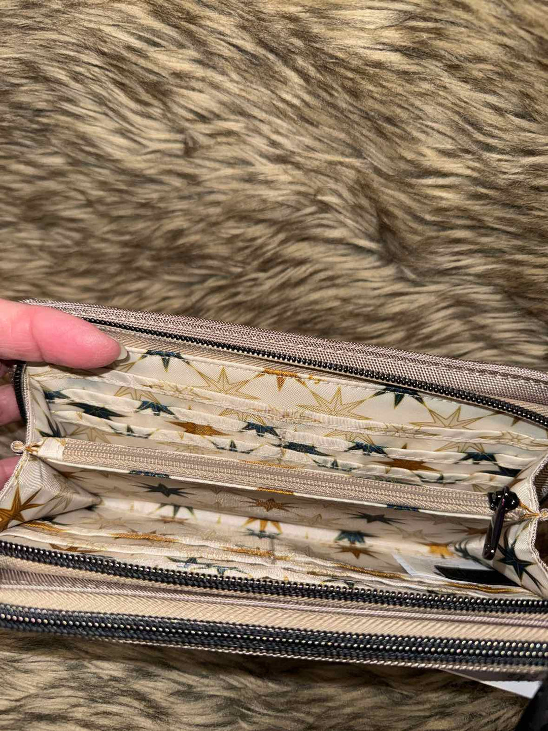Wallet - lug Clutch