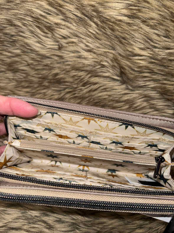 Wallet - lug Clutch