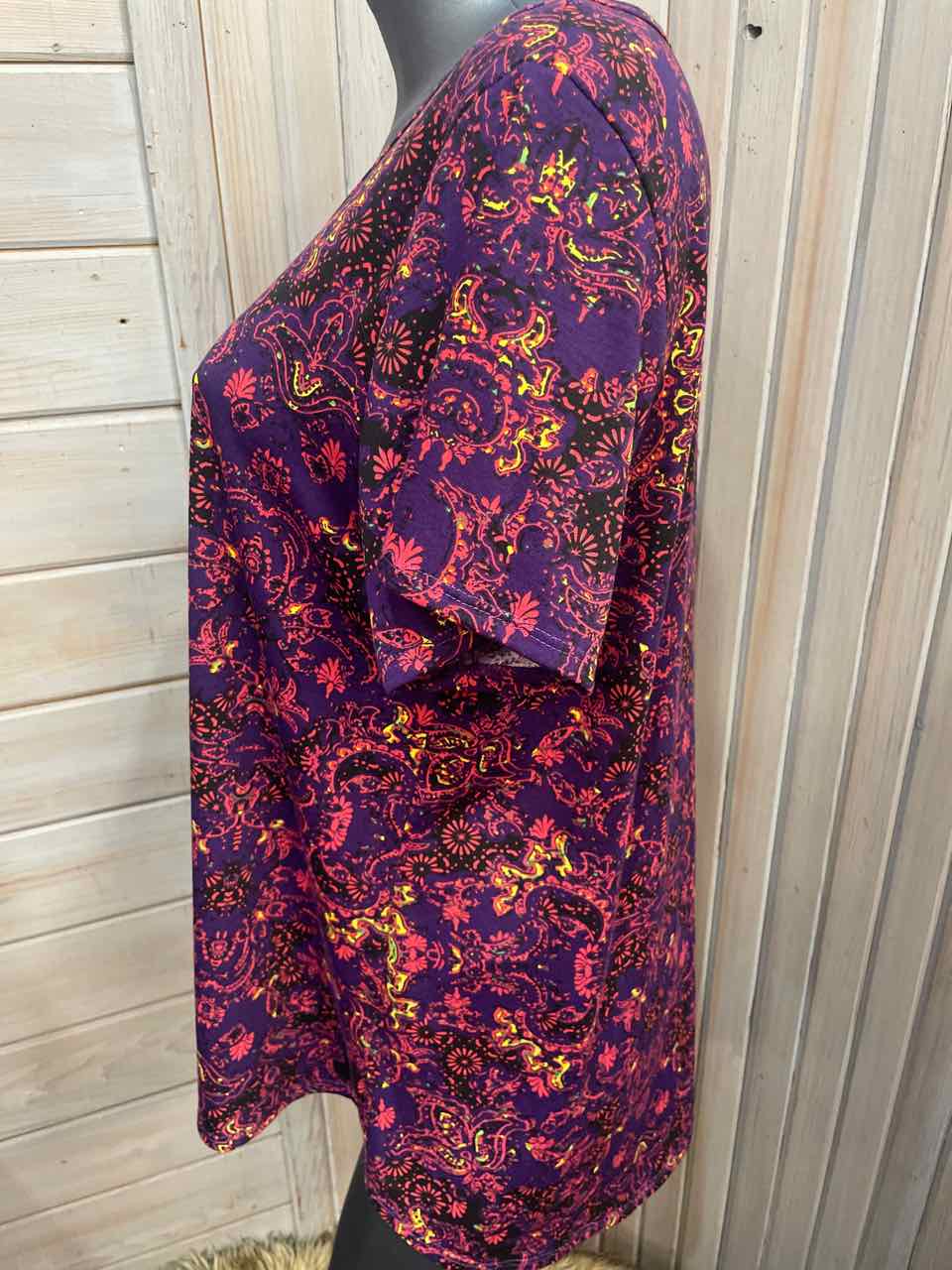 XL - LuLaRoe T-shirt