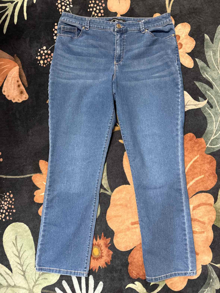 16 - Bandalino Capri