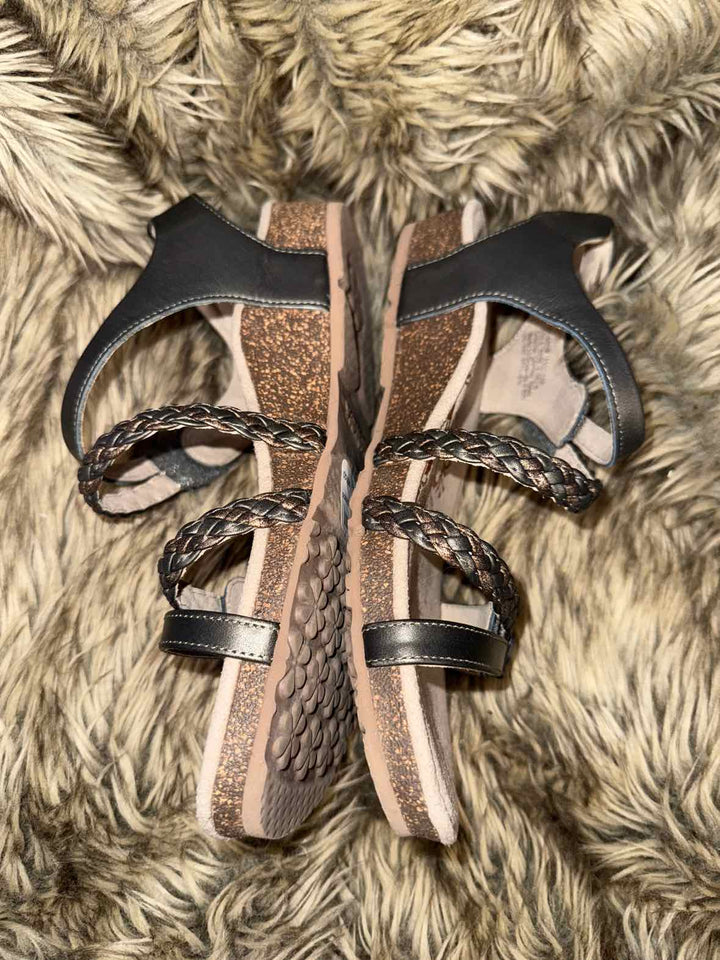 9 - Aetrex Sandals