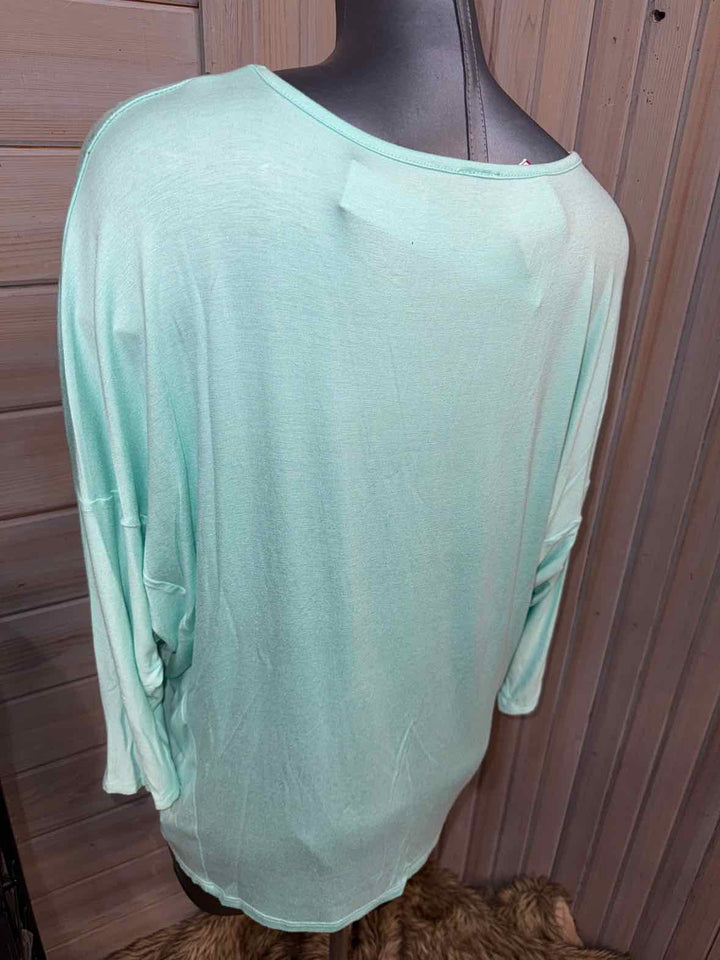 XL - ellumiNation Bat Sleeve Top