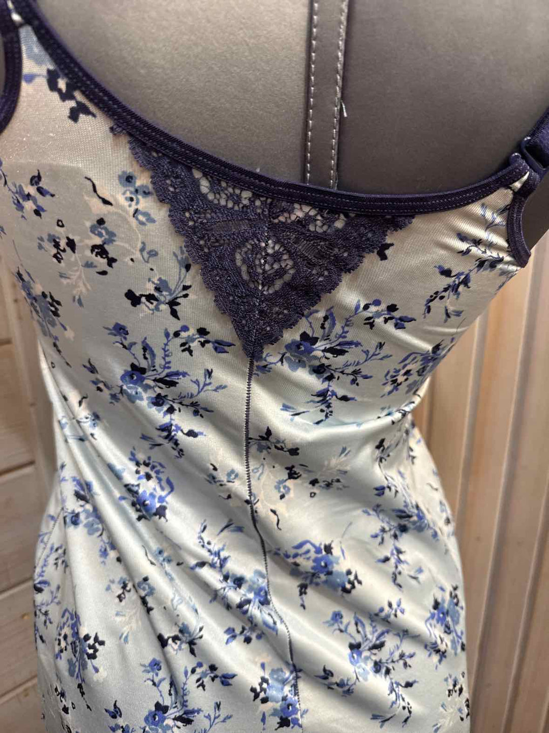 36 - Ruby Ribbon Tank