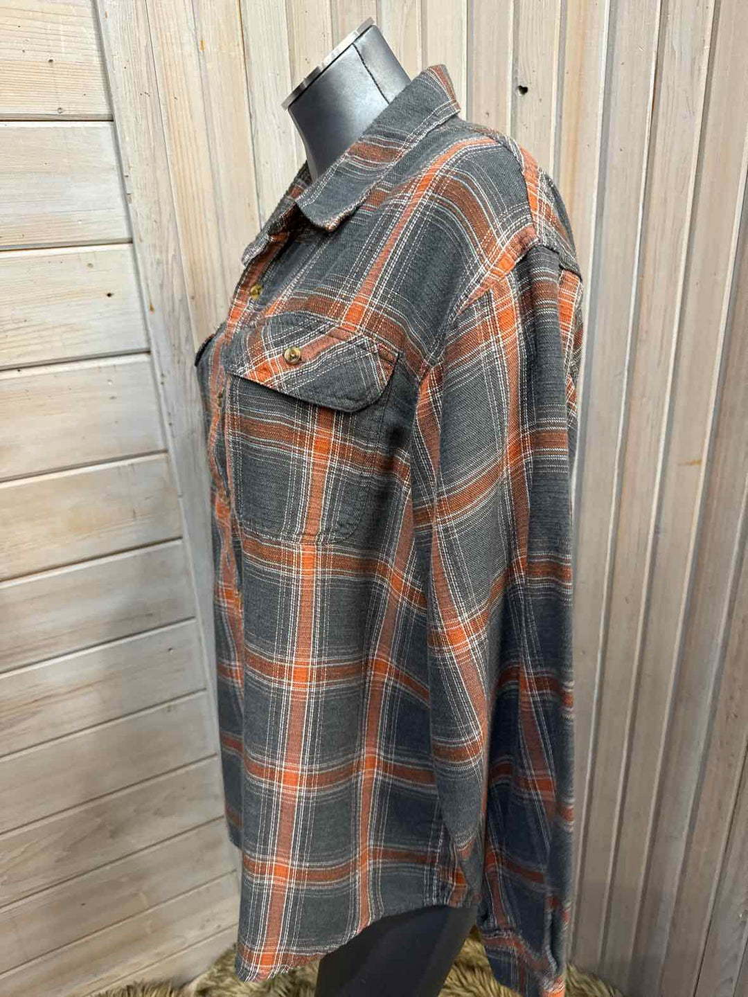 L - haggar Long Sleeve Button Up