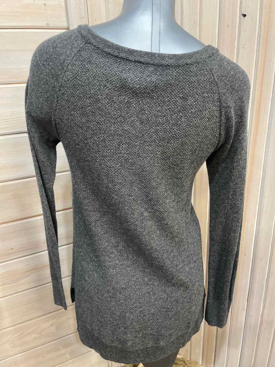 S - American Eagle Long Sleeve