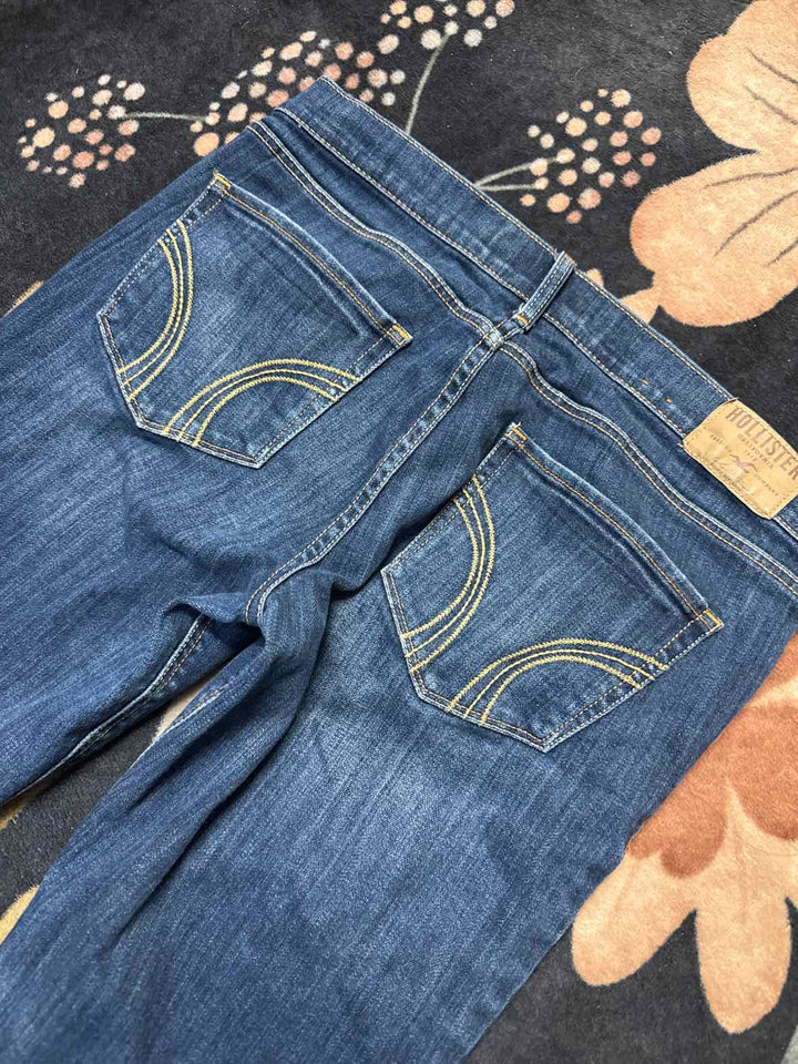 29/33 - Hollister Jeans